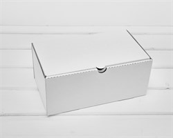 Коробка 23х13,5х10 см из плотного картона, белая